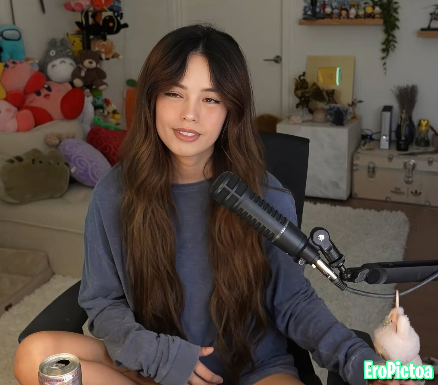 Rae [17] photo featuring petite