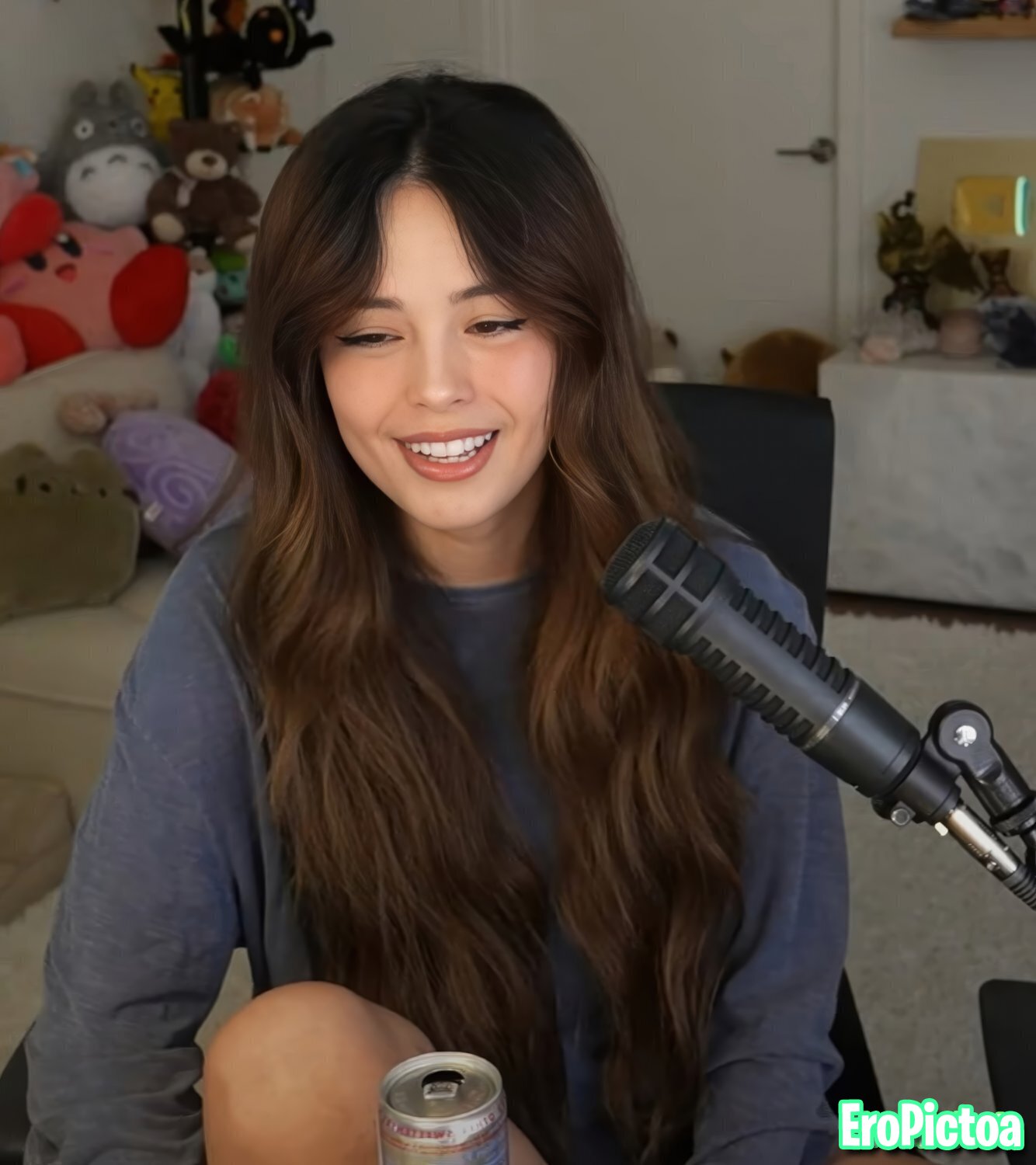 Rae [17] photo featuring short