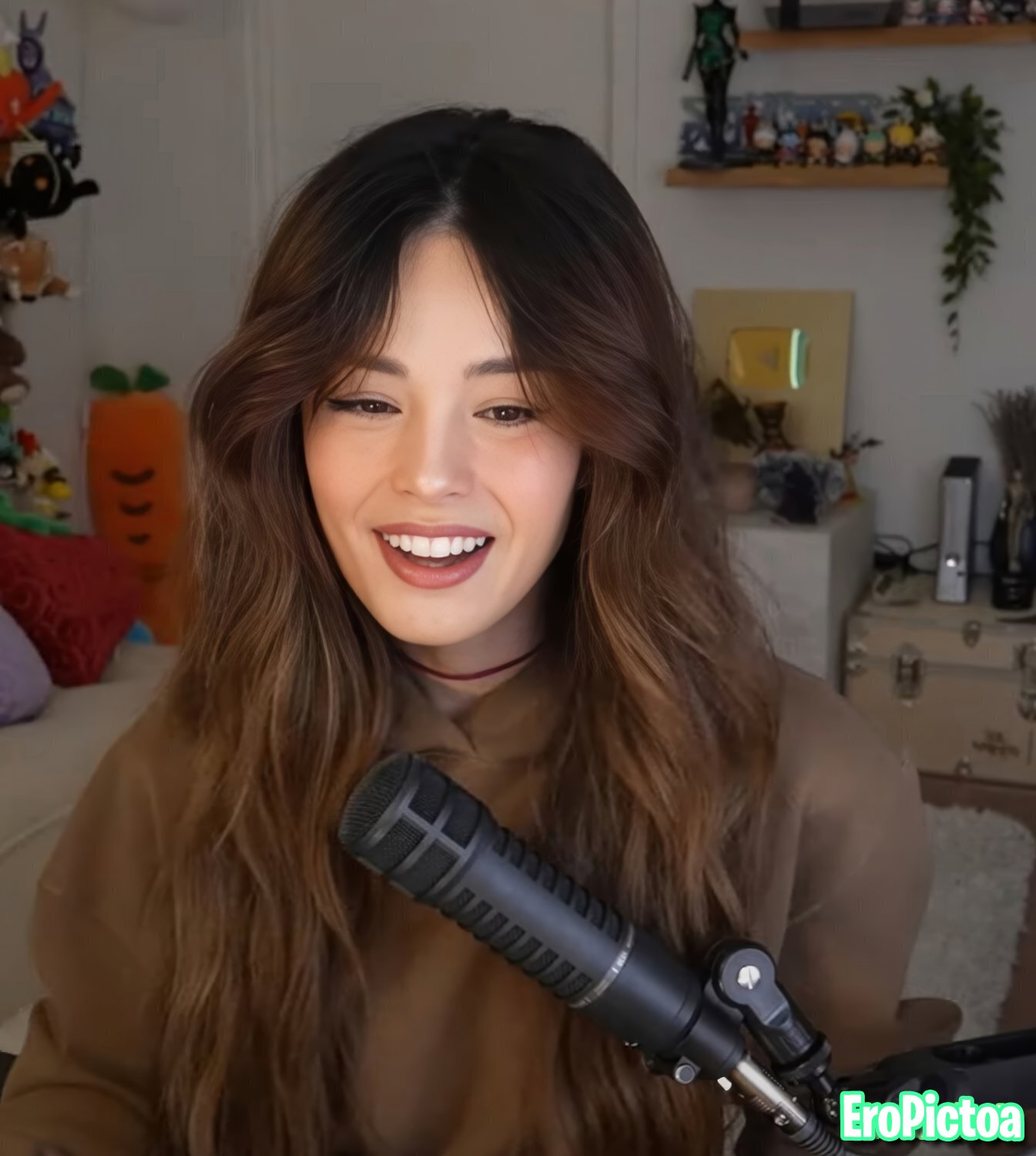 Rae [17] photo featuring petite