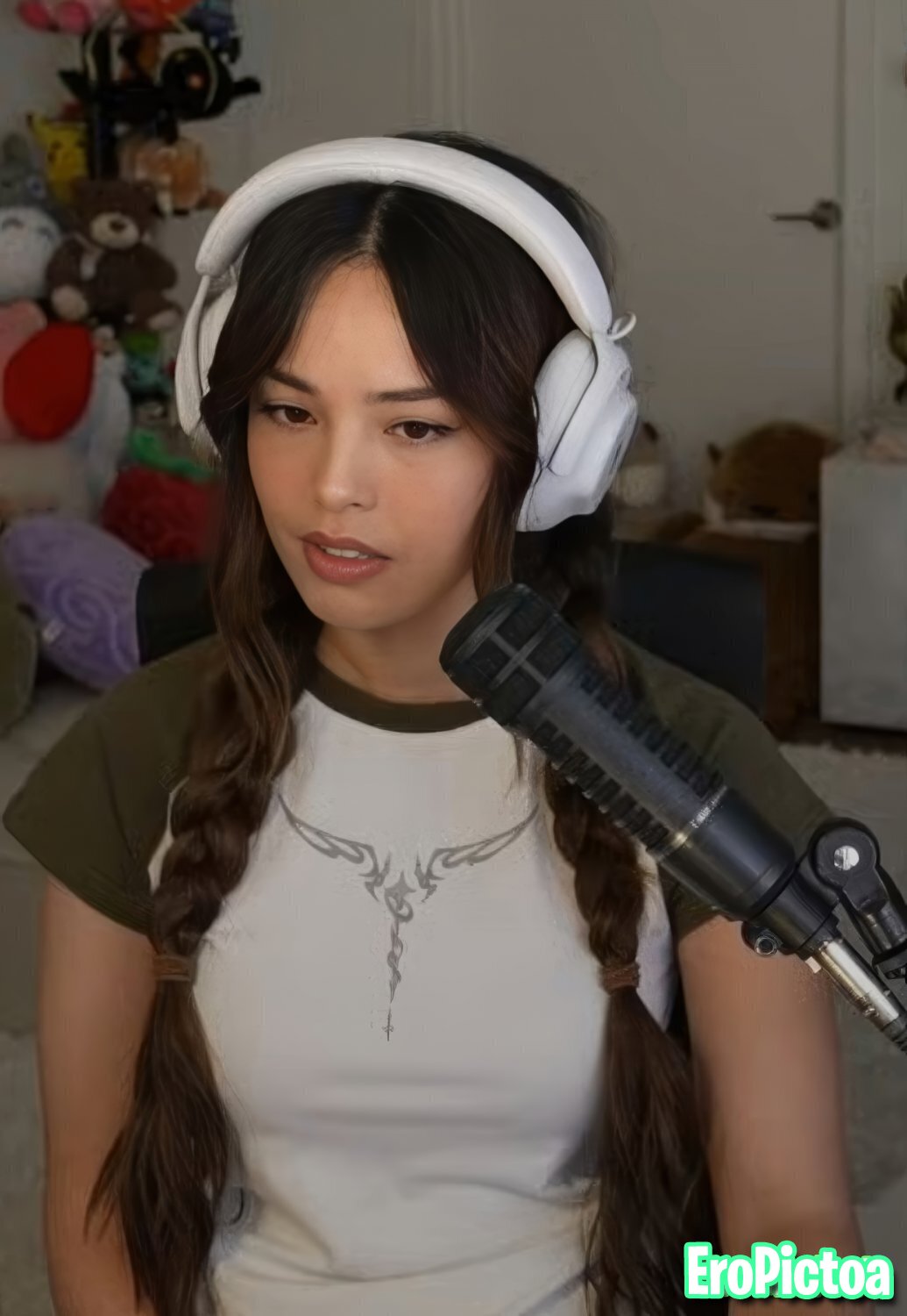 Rae [17] photo featuring twitch