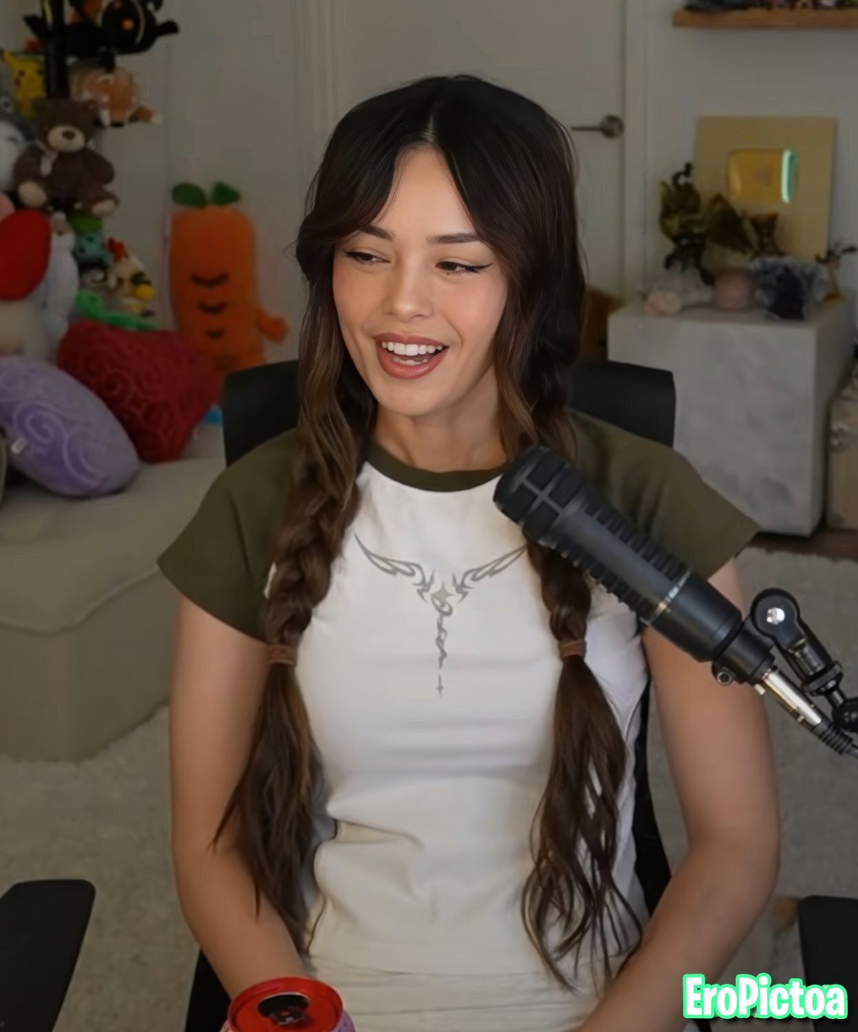Rae [17] photo featuring twitch streamer