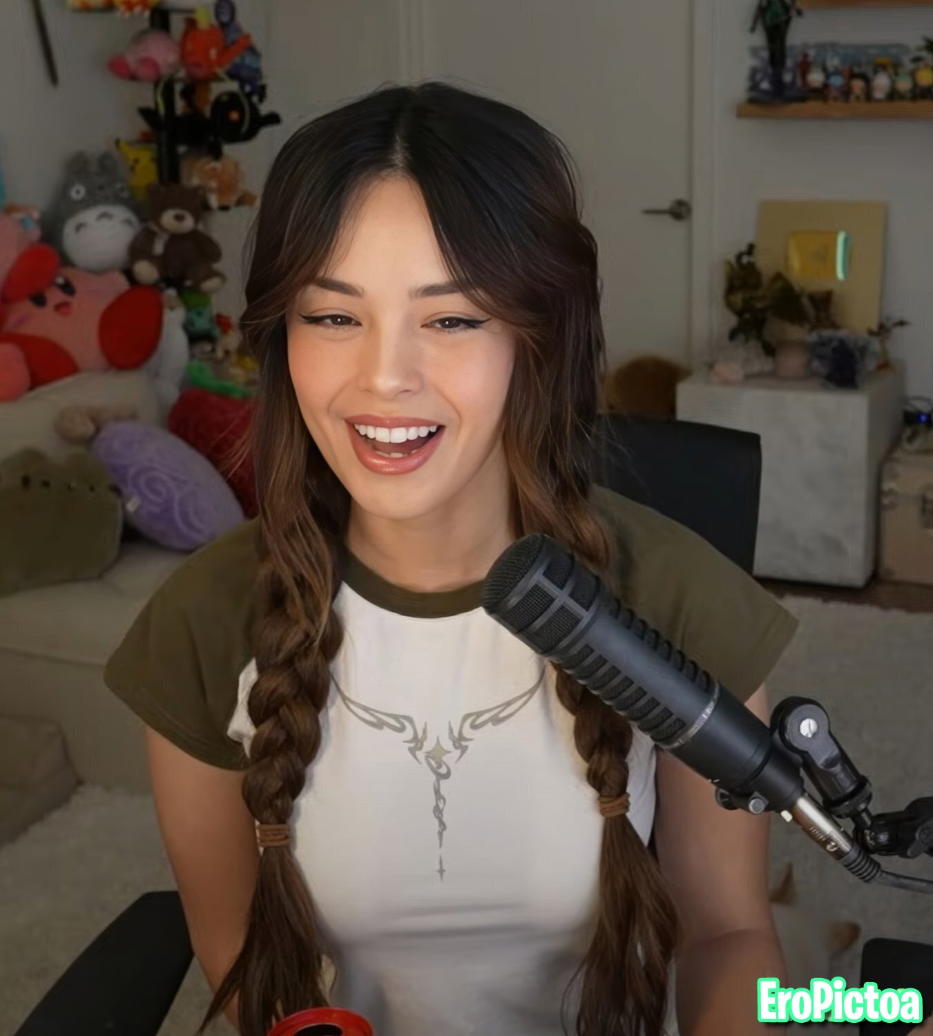 Rae [17] photo featuring filipino
