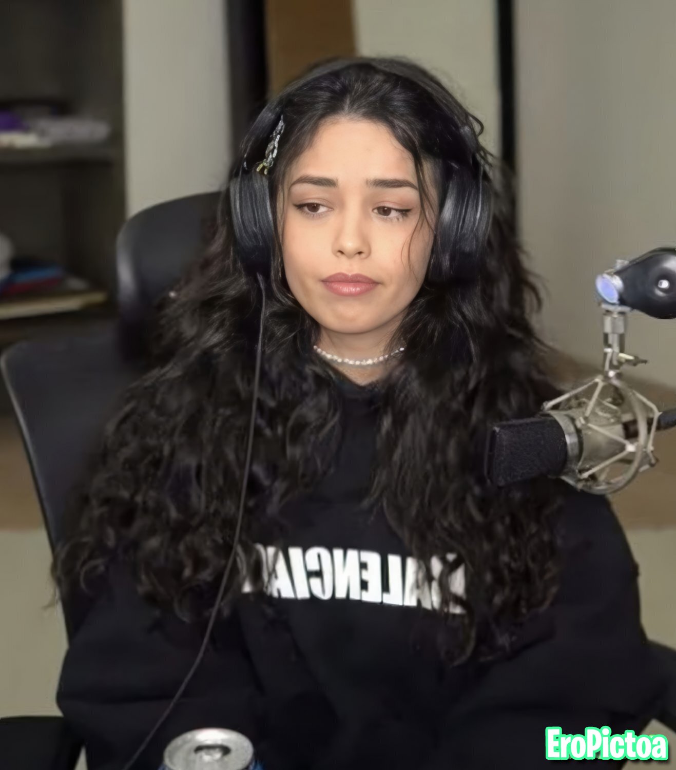 Rae [17] photo featuring long hair