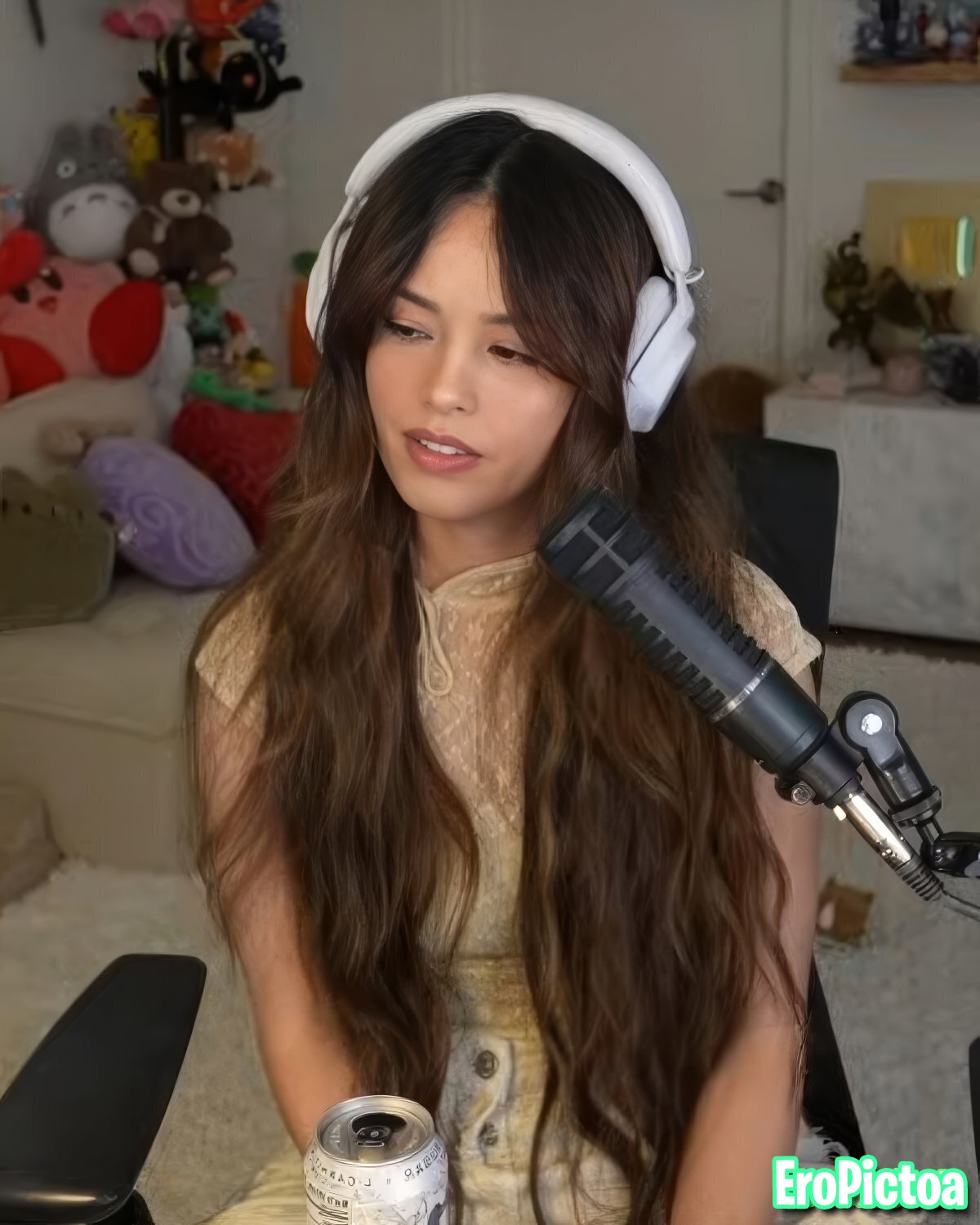 Rae [17] photo featuring asian