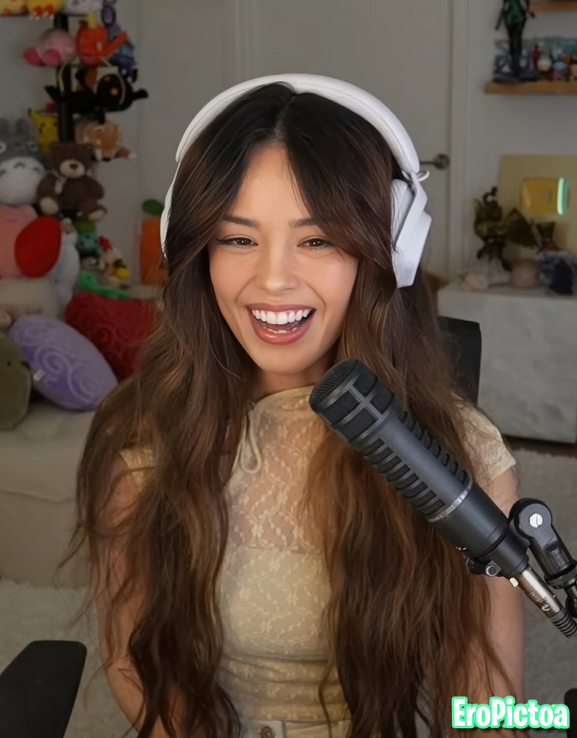 Rae [17] photo featuring filipino