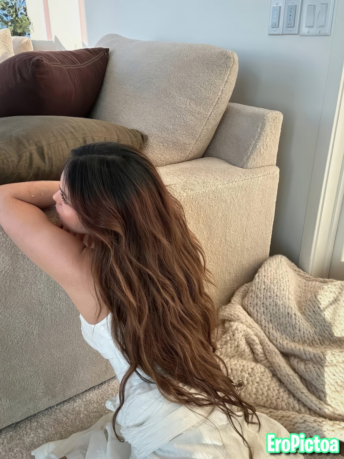 Rae [17] photo featuring long hair