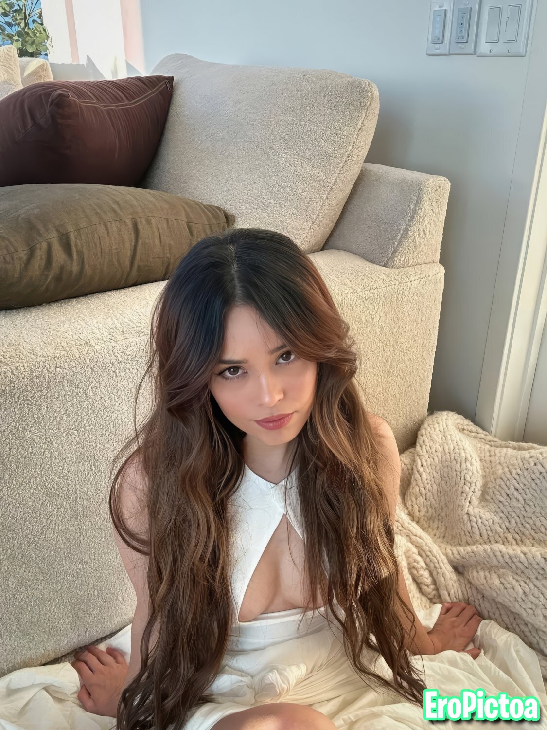 Rae [17] photo featuring perky