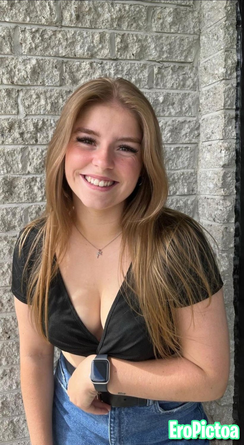 Cocotte SEXY, tellement cute et chaude ( Quebec influencer) photo featuring Tiny - Part 23