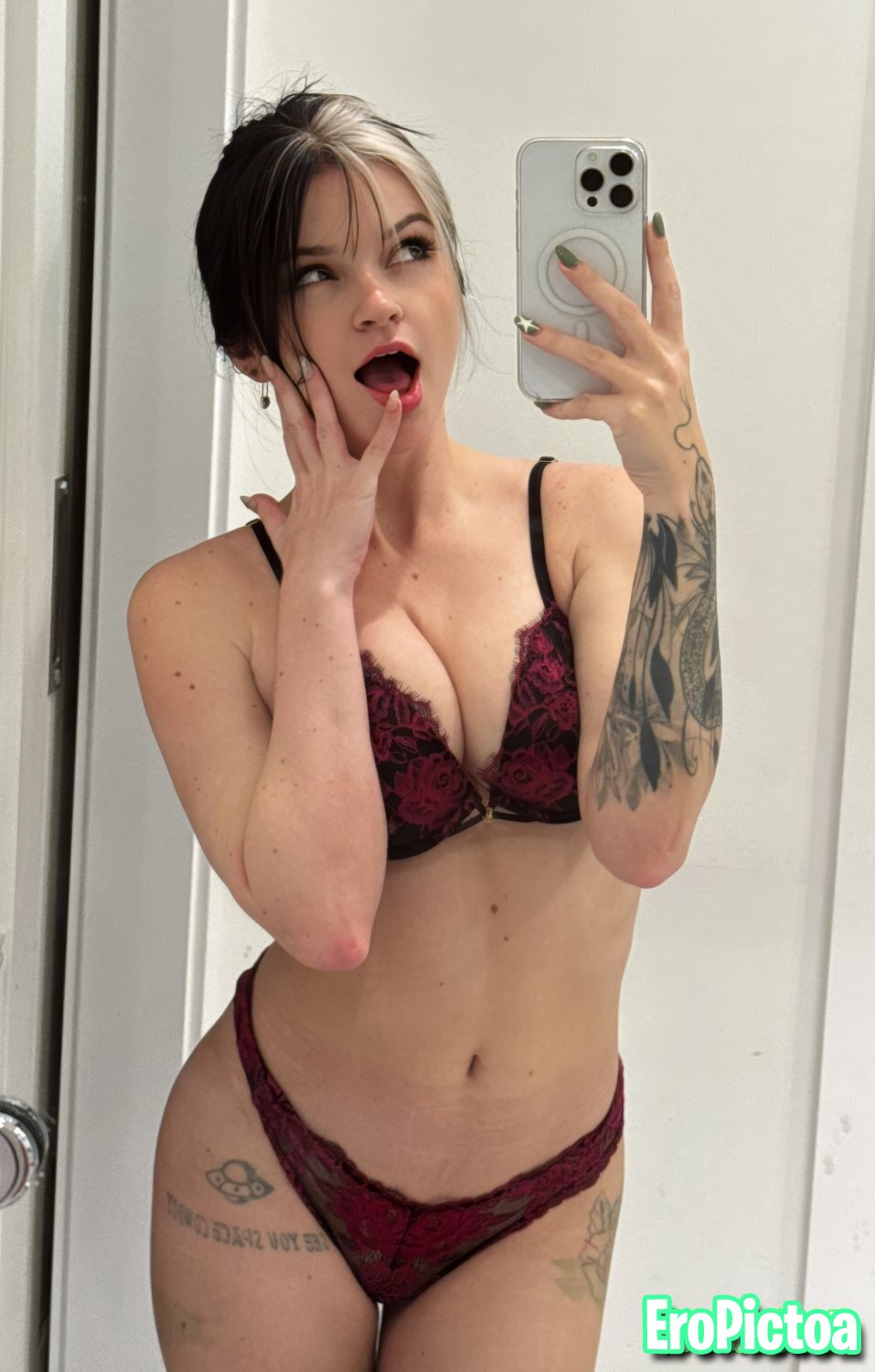 🍑 photo featuring small tits