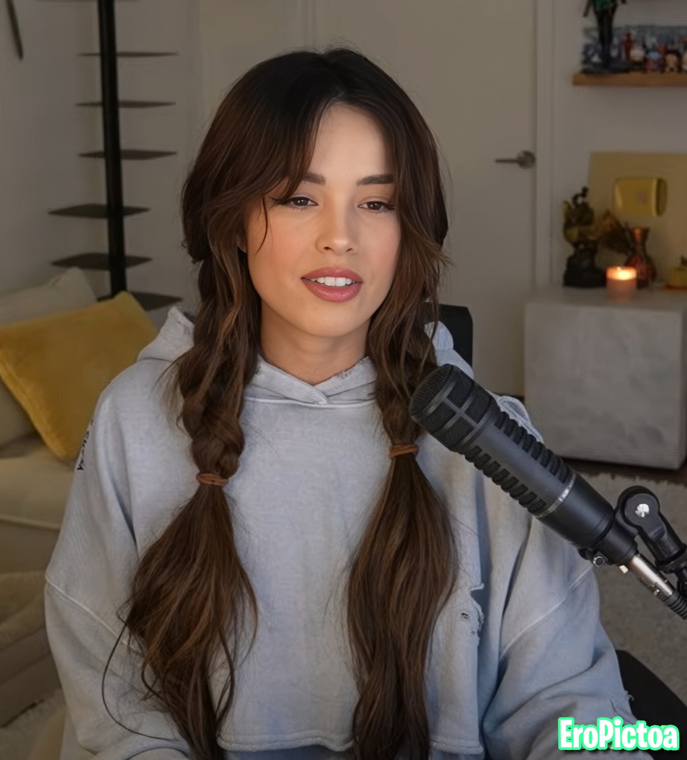 Rae [15] photo featuring asian teen