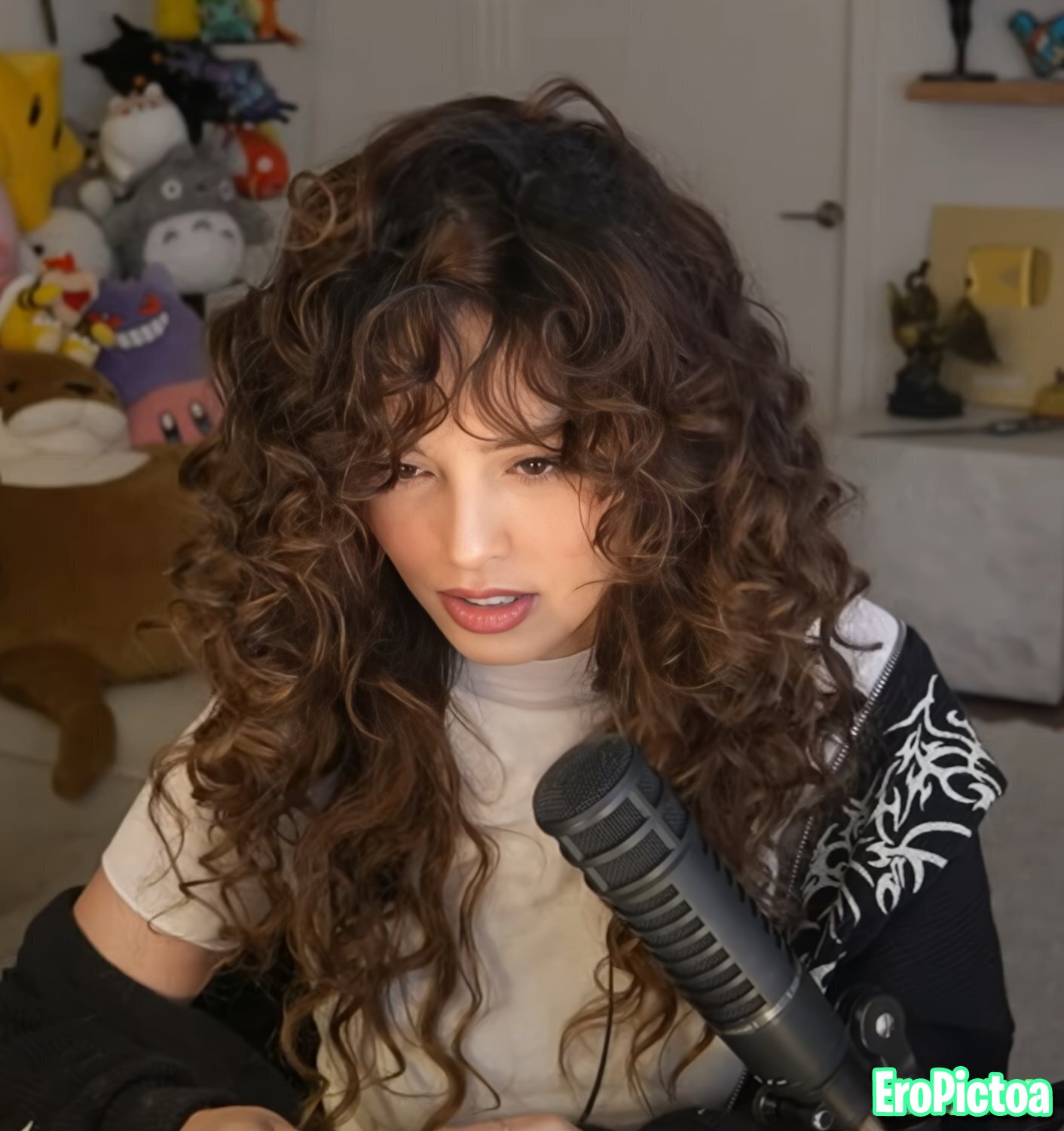Rae [15] photo featuring curly hair