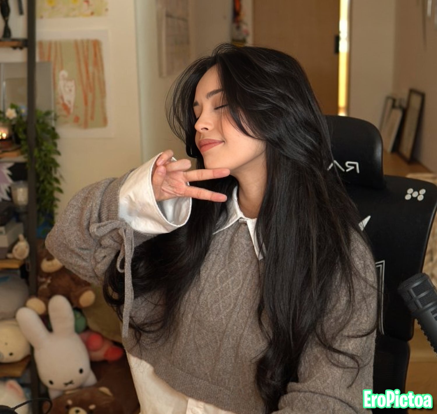 Rae [15] photo featuring influencer