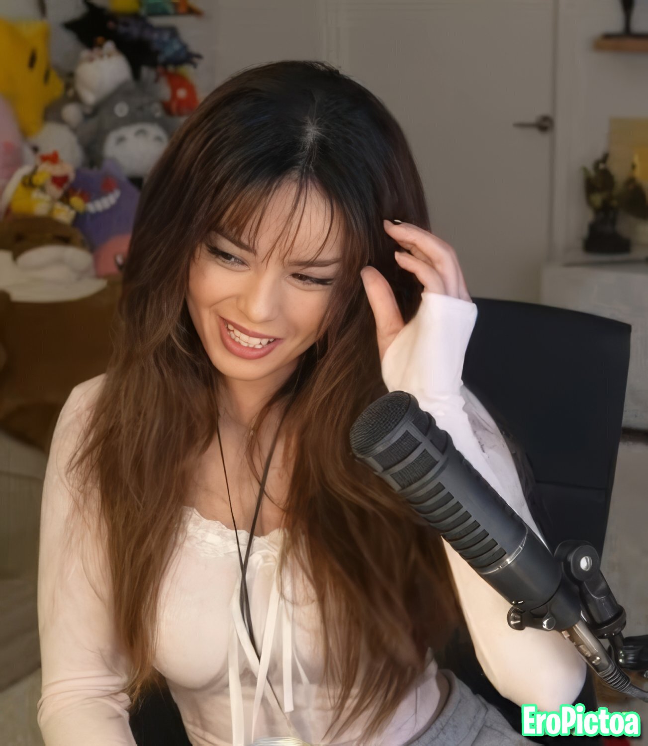 Rae [15] photo featuring long hair