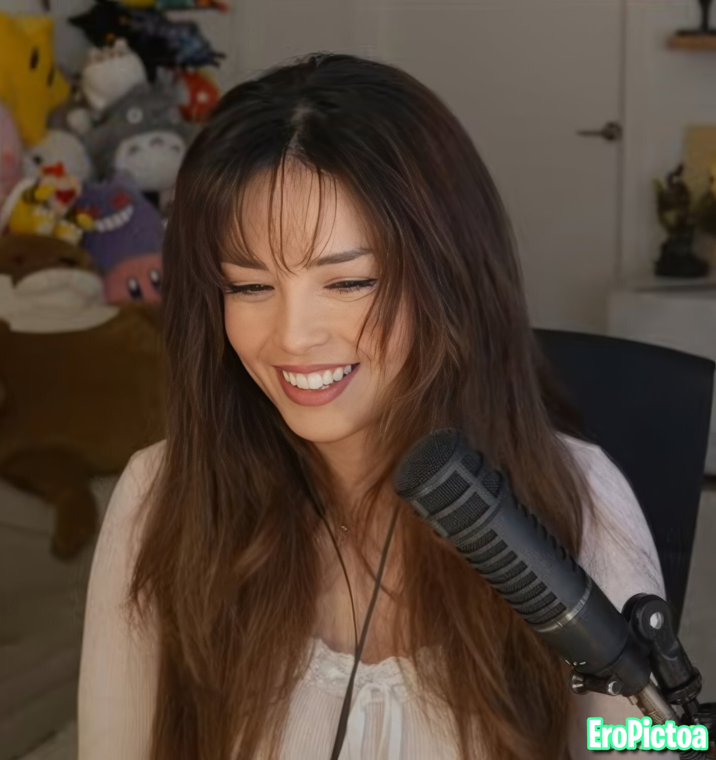 Rae [15] photo featuring petite