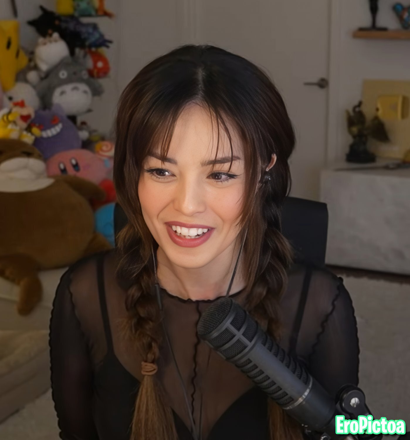 Rae [15] photo featuring asian teen