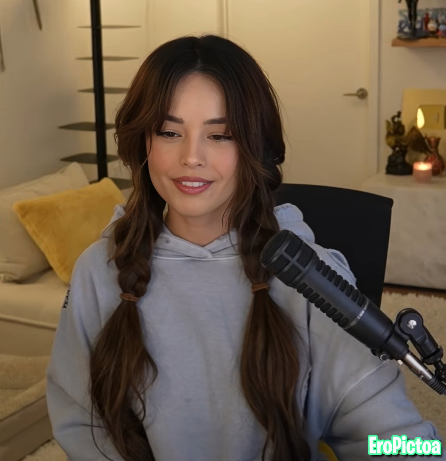 Rae [15] photo featuring brunette