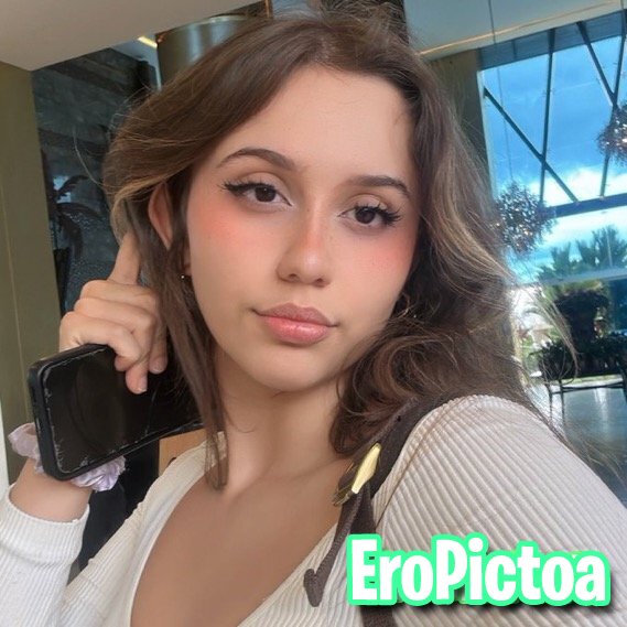 Emikukis (IA) photo featuring tiktoker