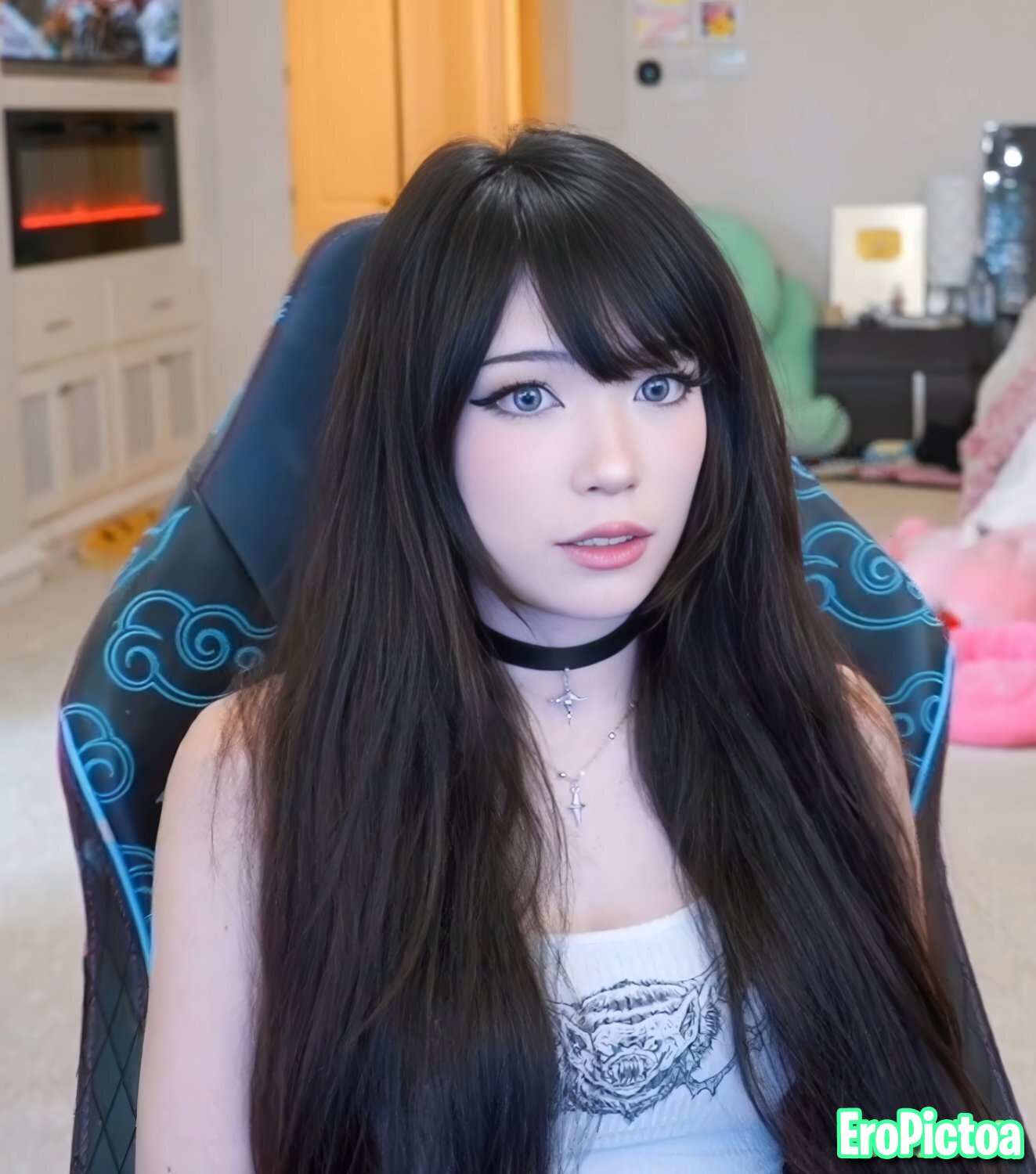 Emi [7] photo featuring brunette - Part 6