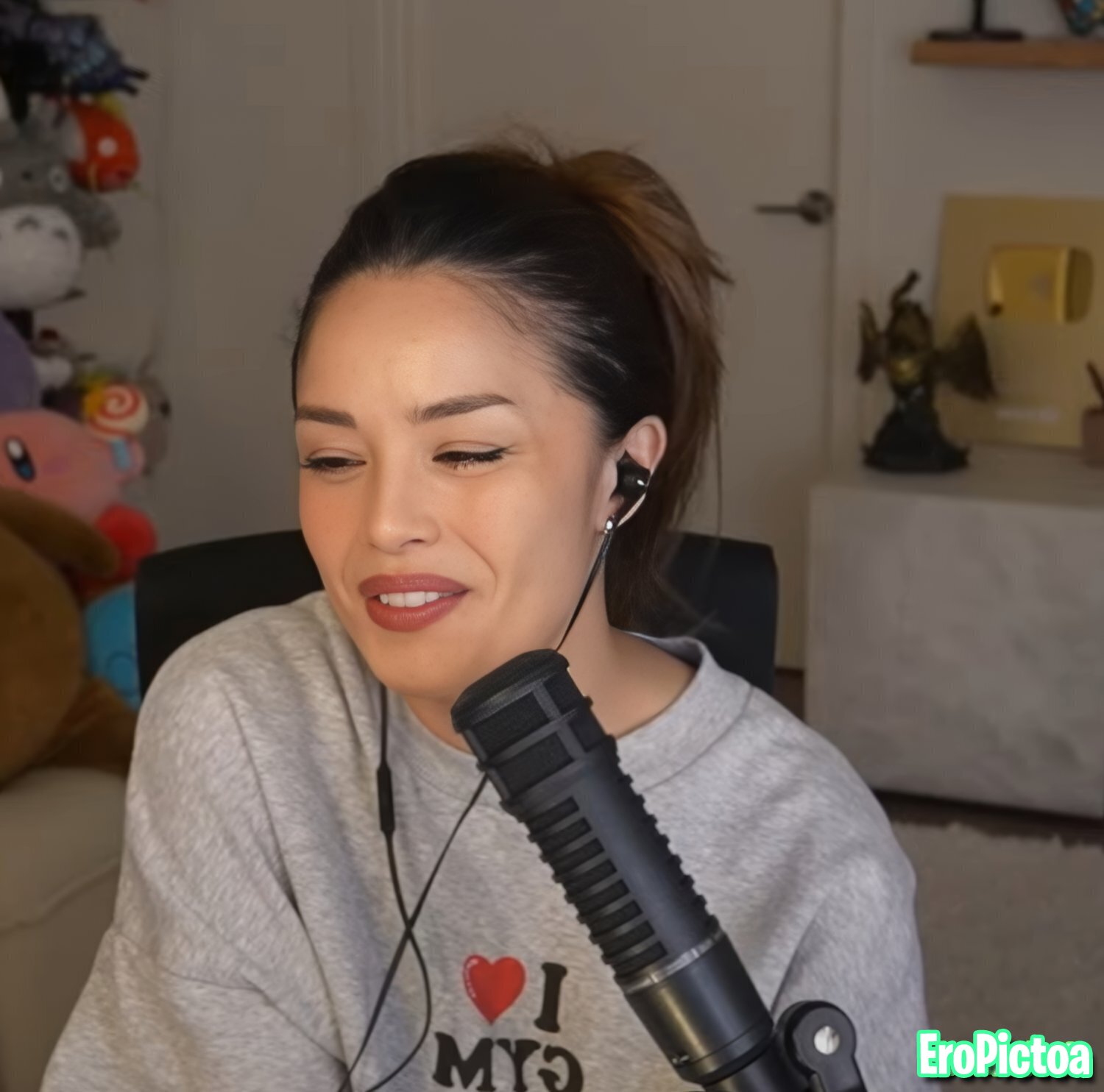 Rae [14] photo featuring petite