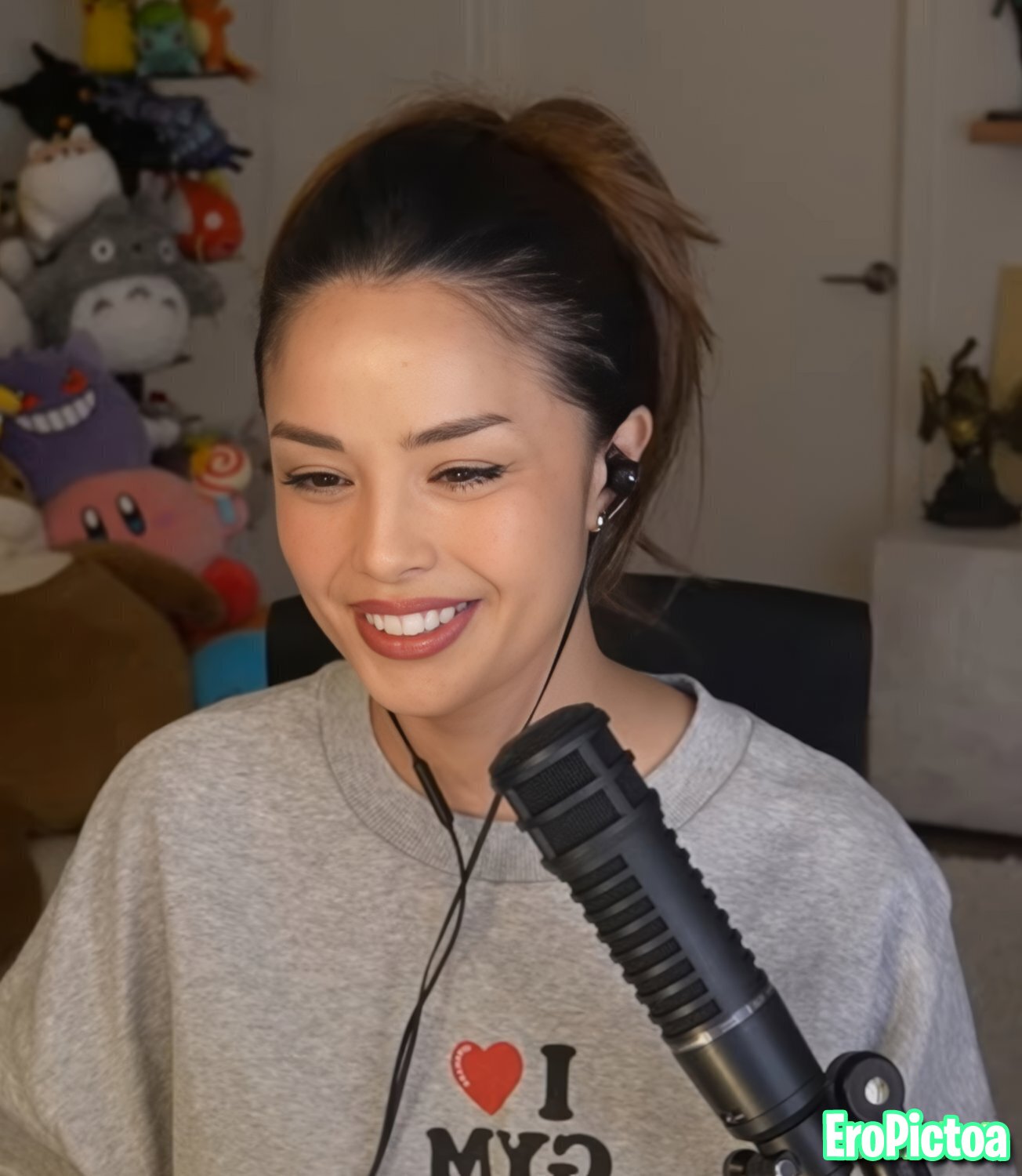 Rae [14] photo featuring twitch