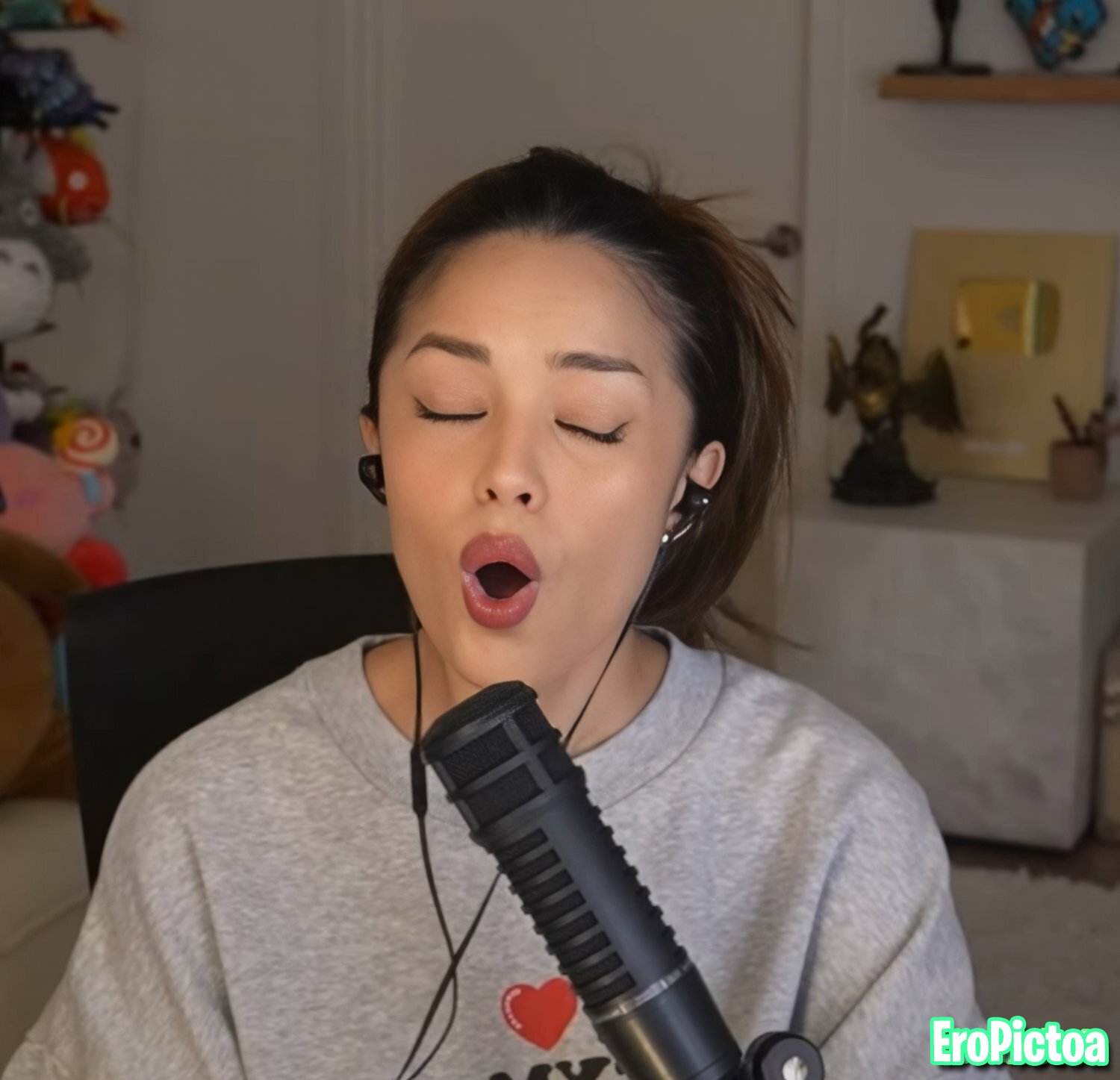 Rae [14] photo featuring filipino german