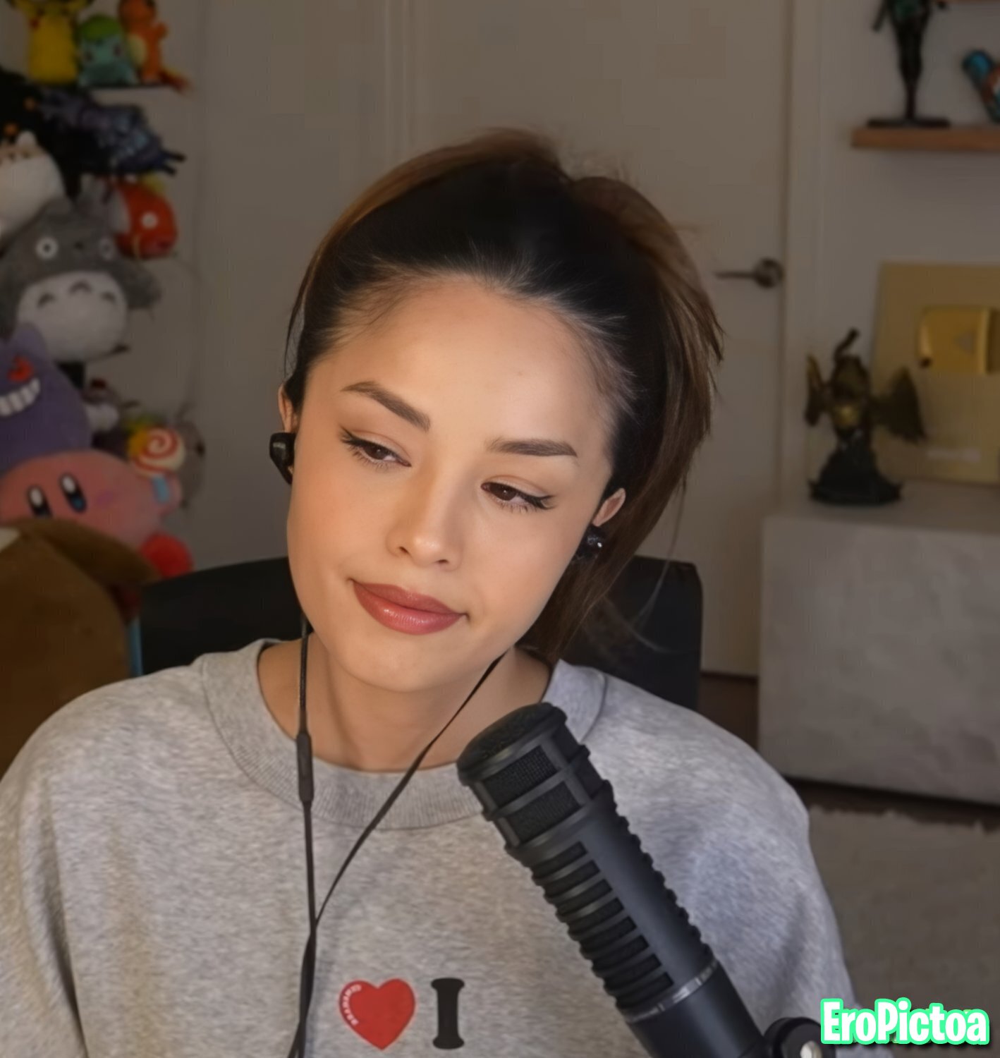 Rae [14] photo featuring petite