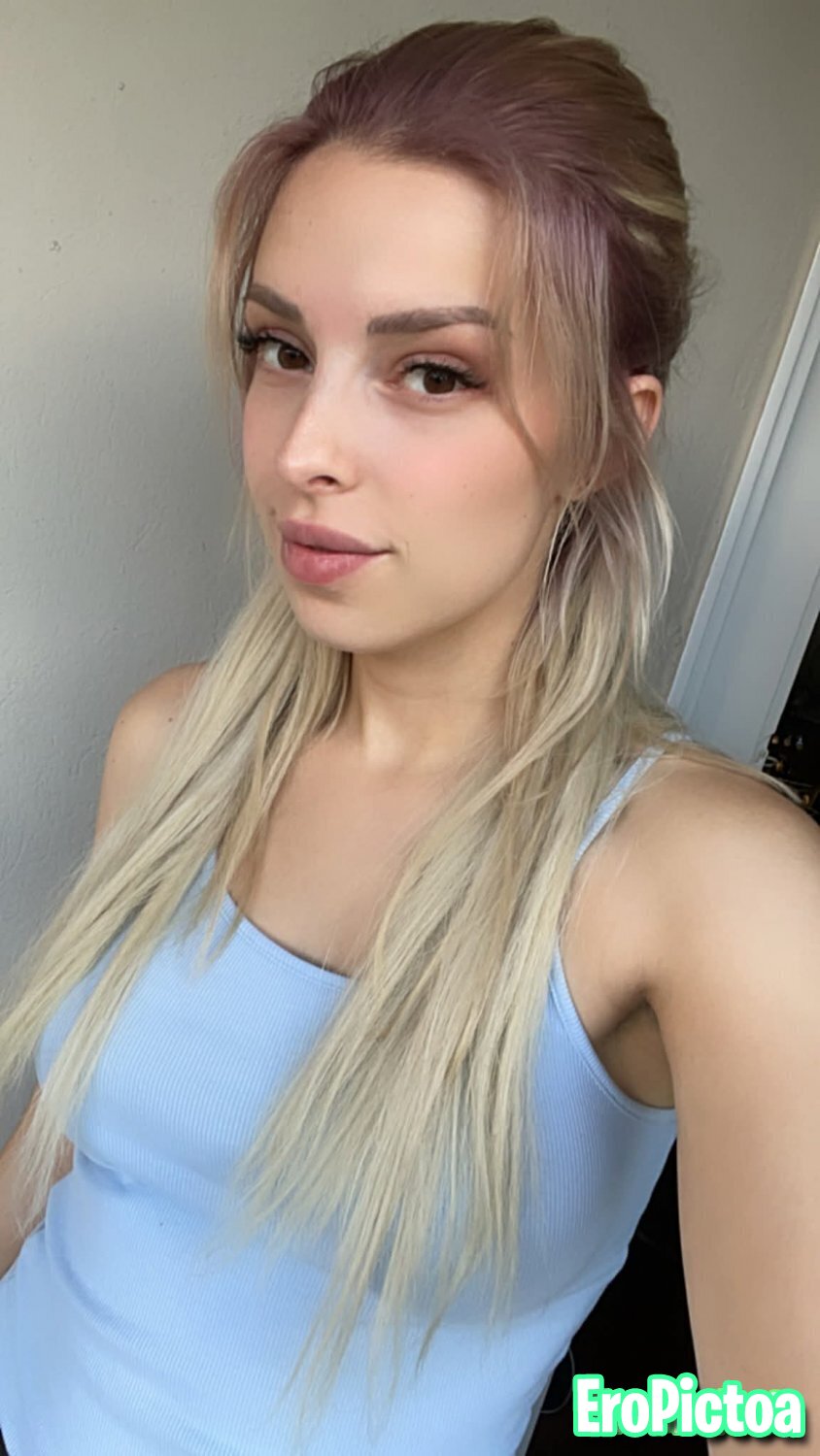 Shurjoka 2 photo featuring influencer