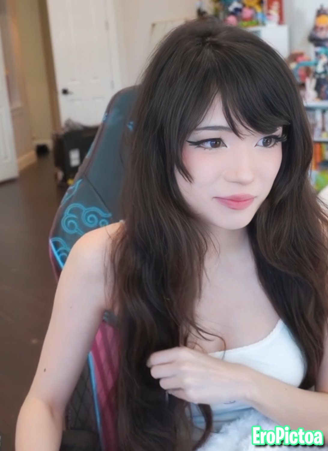 Emi [5] photo featuring brunette - Part 28