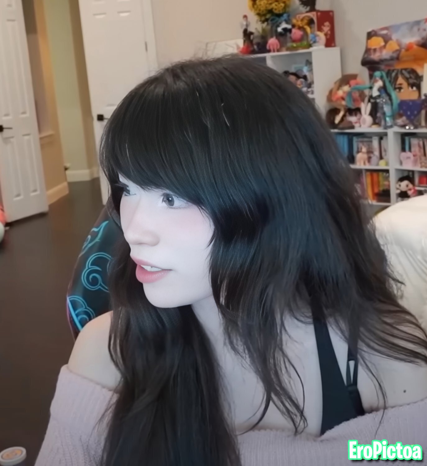 Emi [3] photo featuring streamer - Part 47