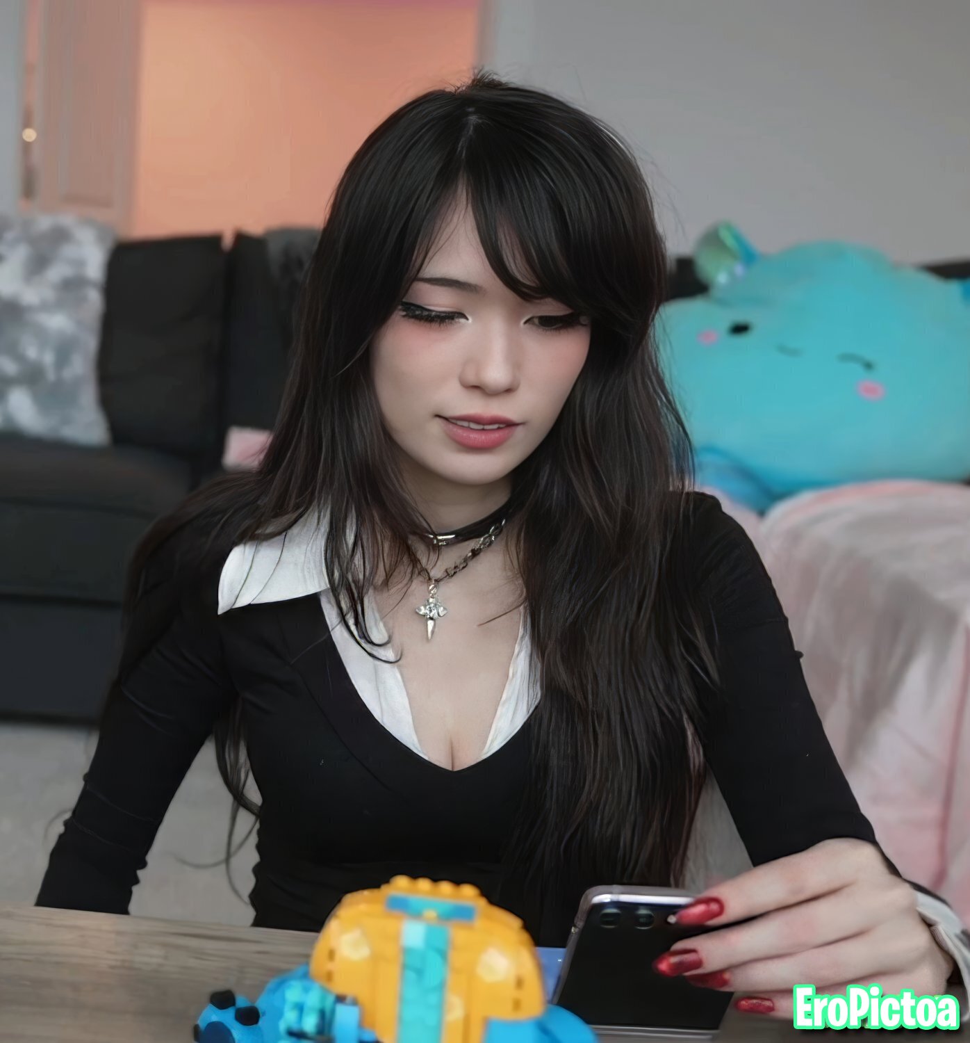 Emi [4] photo featuring long hair - Part 5
