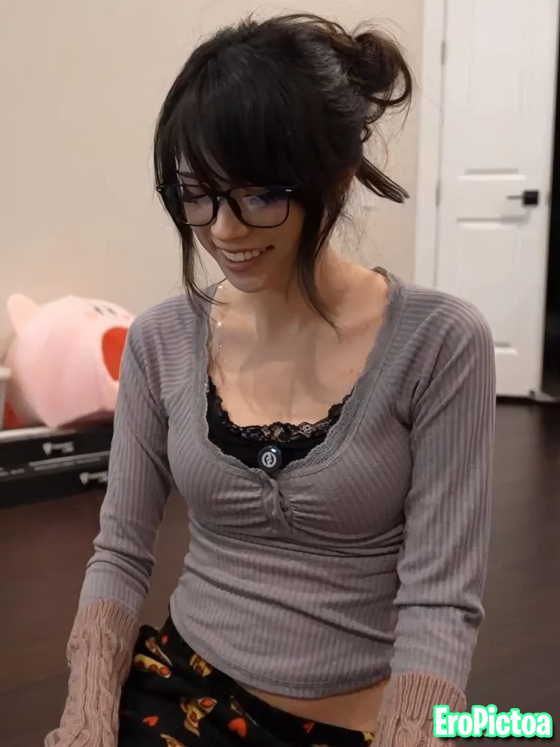 Emi [4] photo featuring teen - Part 65