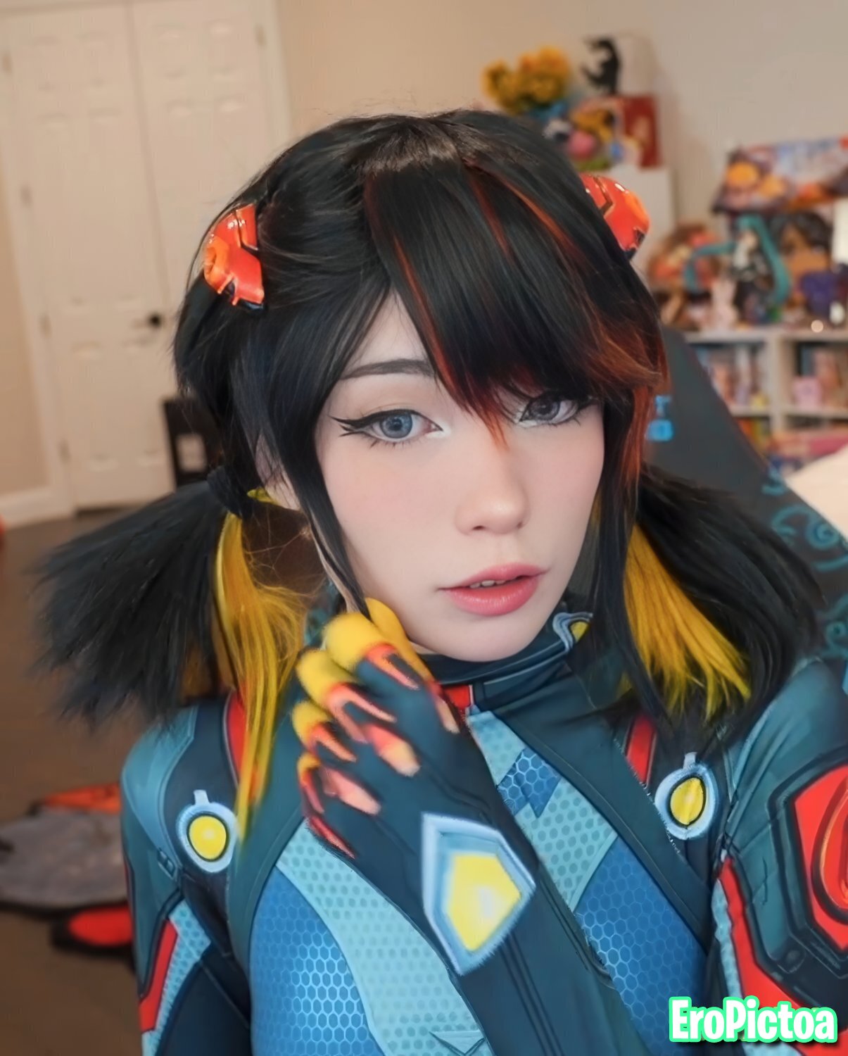 Emi [4] photo featuring brunette - Part 73