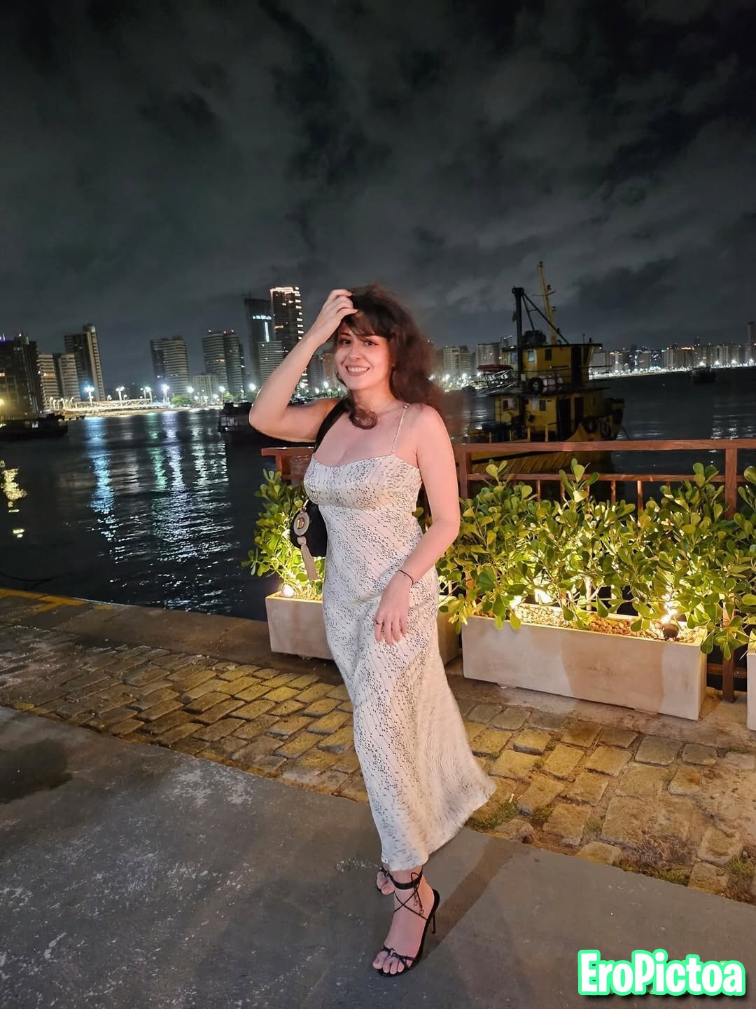 Lufelii photo featuring Latina