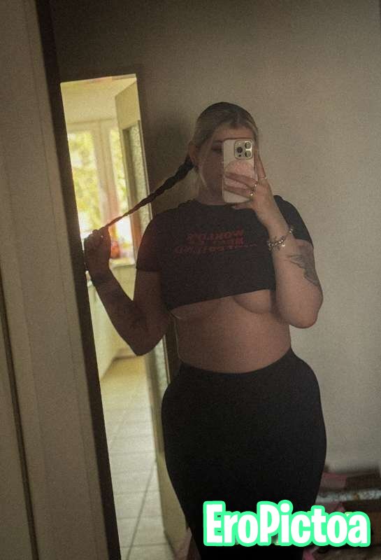 FeneliaQTX photo featuring Slut