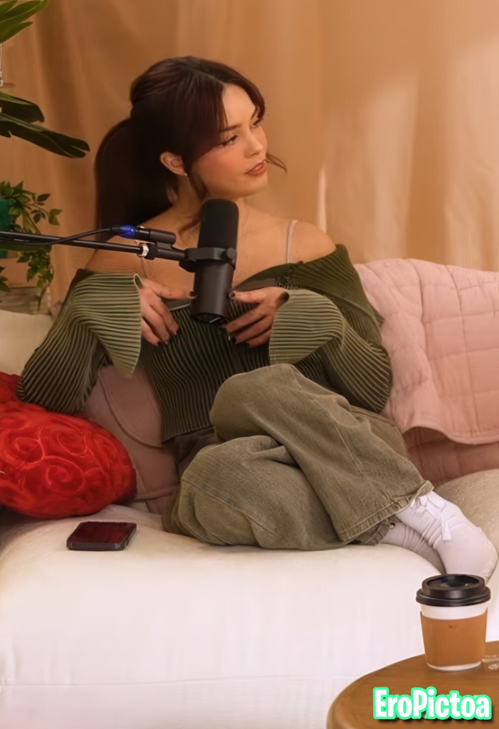 Rae [10] photo featuring streamer