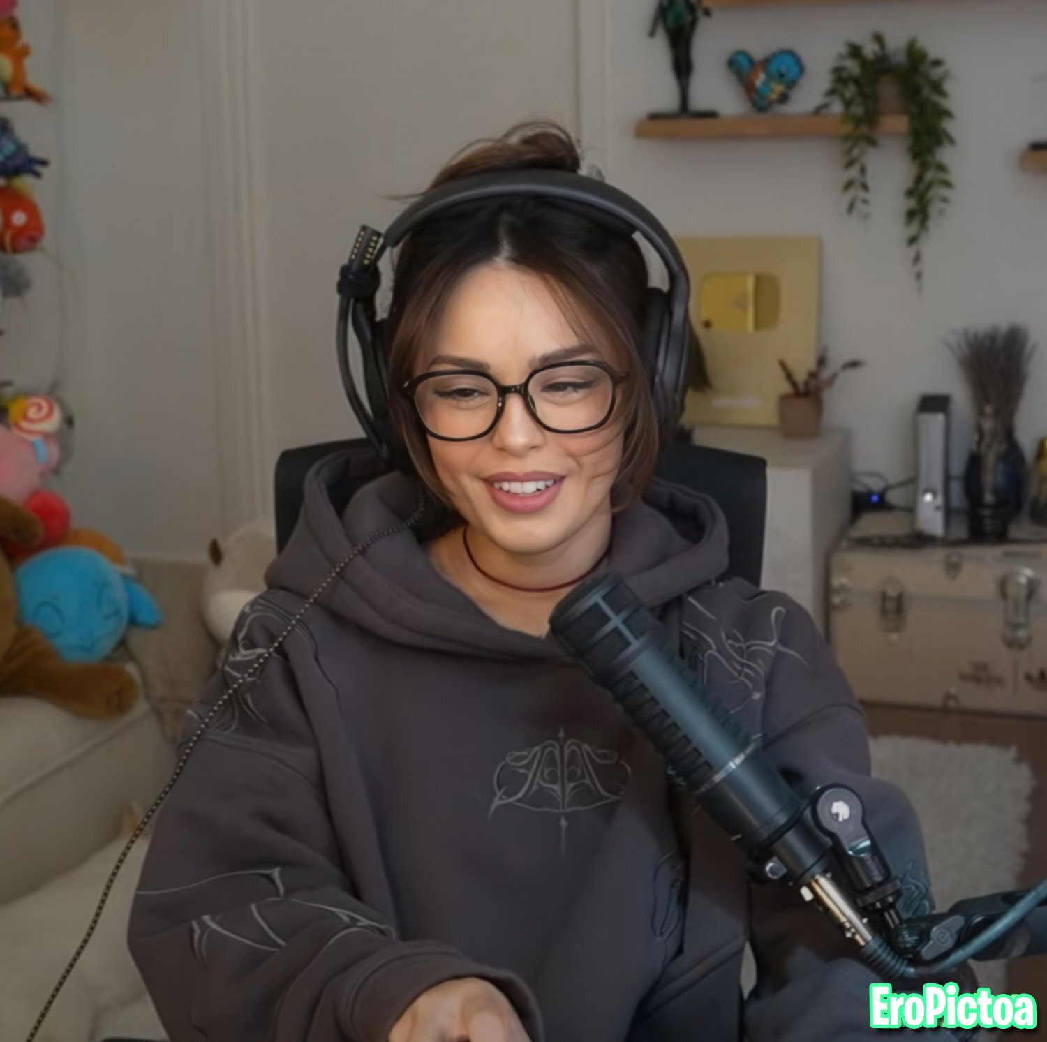 Rae [12] photo featuring twitch