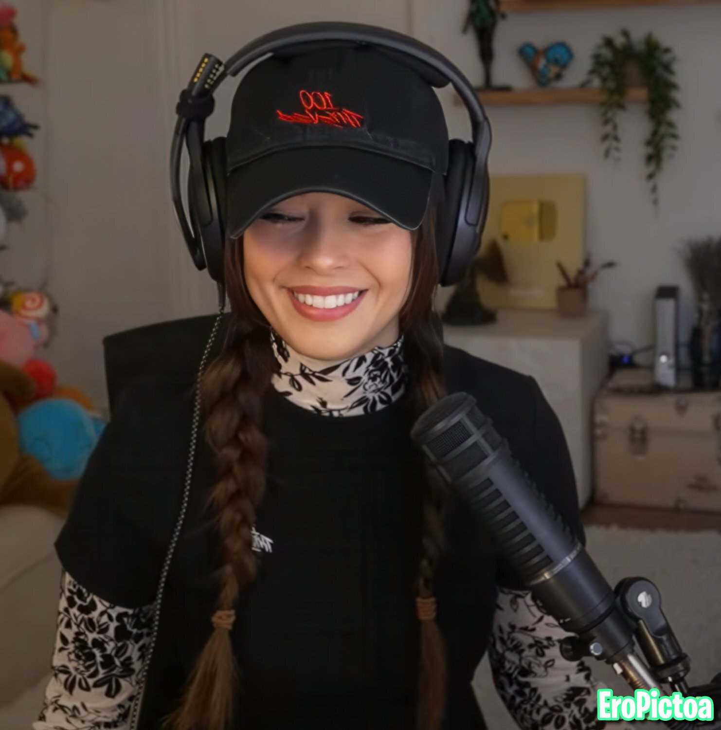 Rae [12] photo featuring egirl