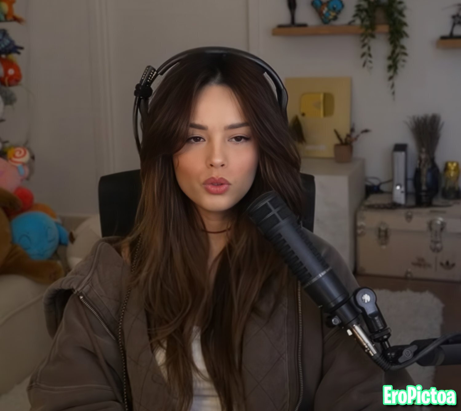Rae [12] photo featuring twitch