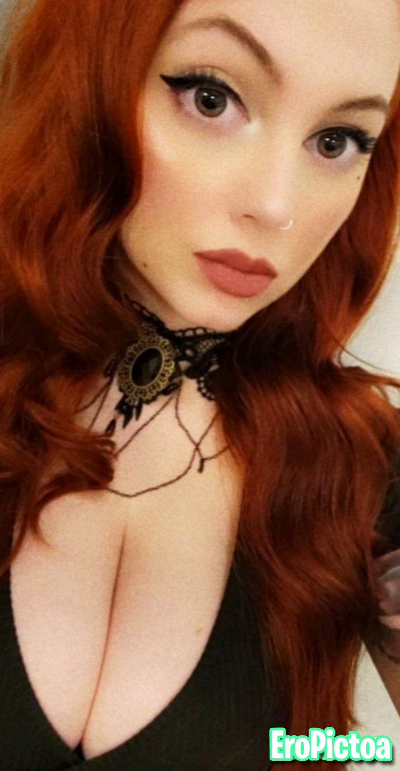 Laceduplauren photo featuring Cleavage - Part 12