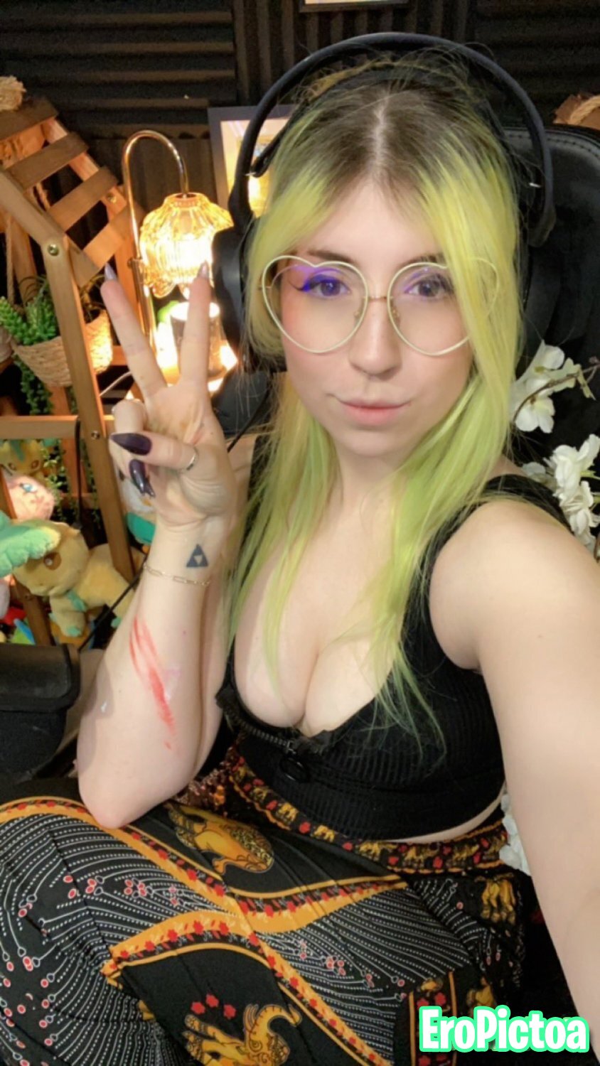 Amy photo featuring Twitch