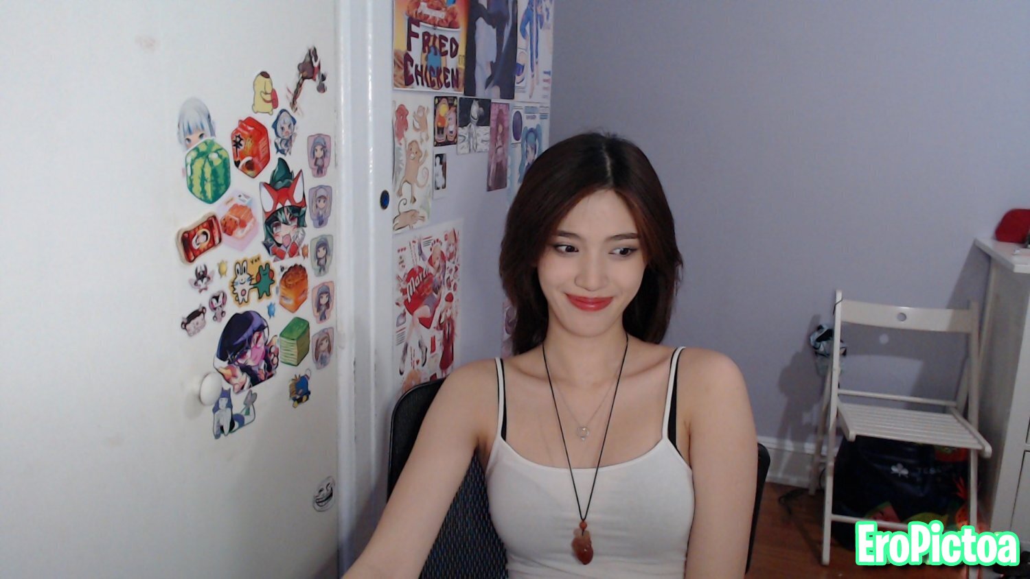 penpuin photo featuring streamer - Part 7
