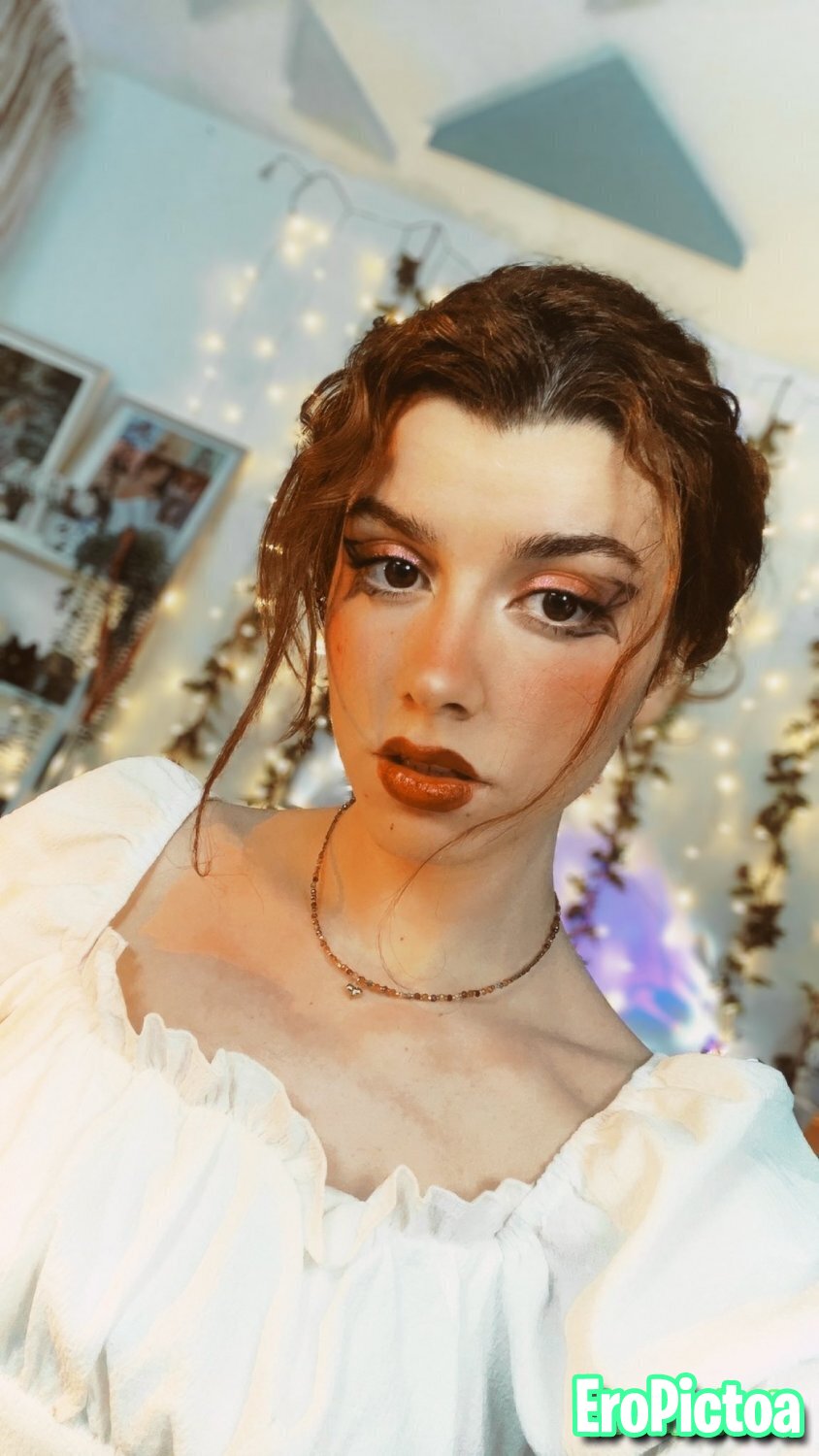Elisawaves photo featuring Curlyhair