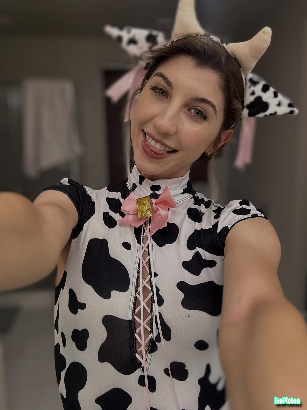 Stunningly Beautiful ​🇫​​🇷​​🇮​​🇻💗🇱​​🇴​​🇺​​🇸​ 𝐹💞𝓍 🦊 ASMR 🥰 photo featuring Frivvifox - Part 22