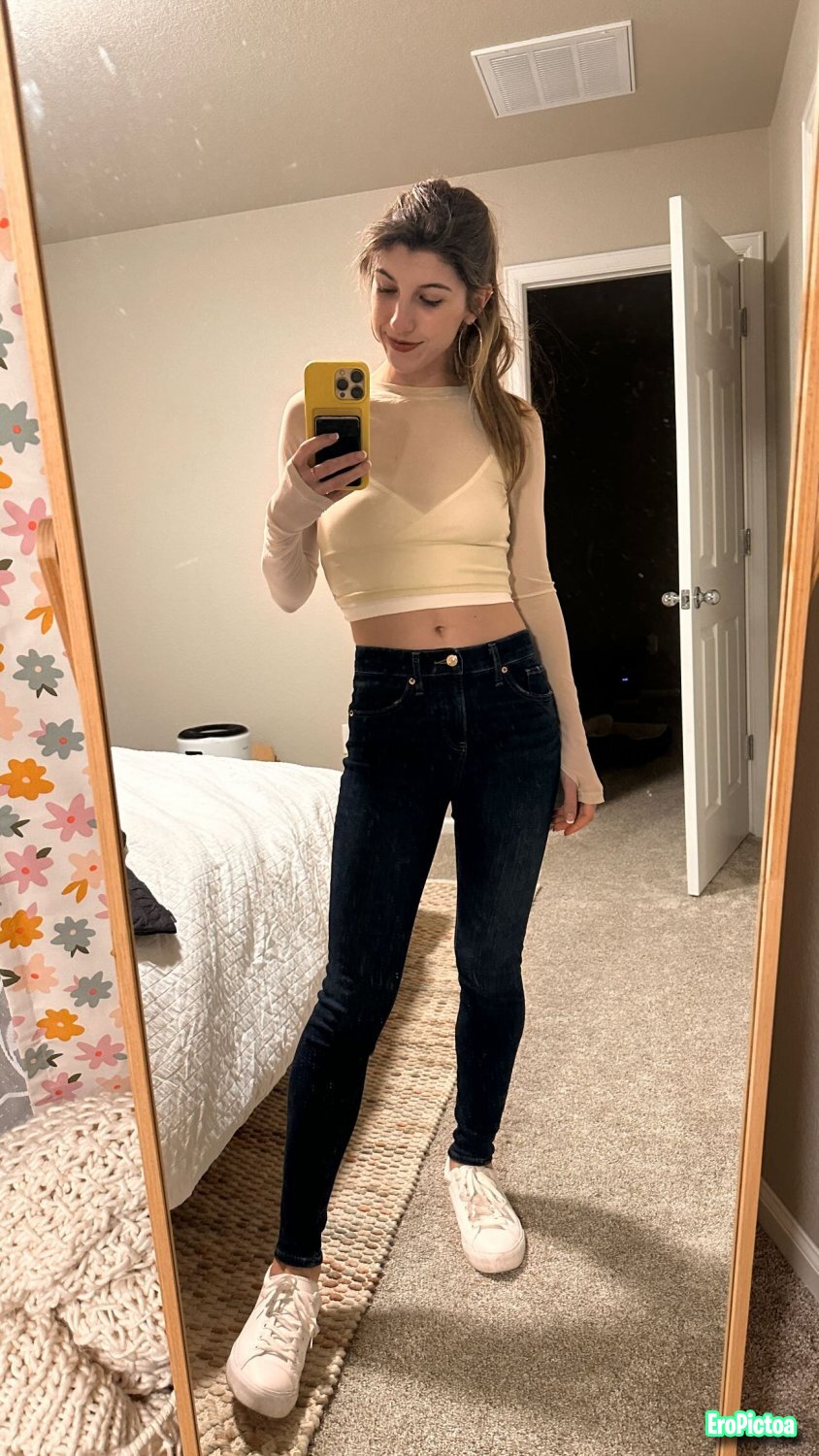 Stunningly Beautiful ​🇫​​🇷​​🇮​​🇻💗🇱​​🇴​​🇺​​🇸​ 𝐹💞𝓍 🦊 ASMR 🥰 photo featuring livestream moments - Part 37