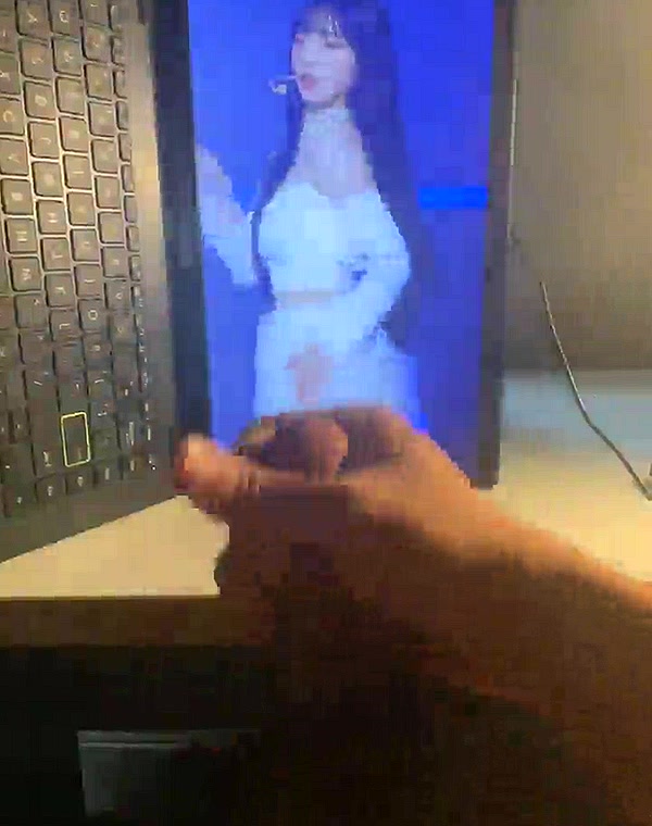 Thumbnail for AESPA karina and her boobies are the only things that can get my cock this hard, dm me on discord
