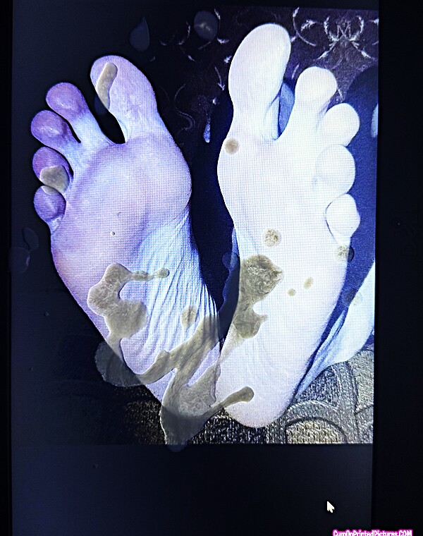 Thumbnail for Femboy from discord wanted his soles painted with my cum