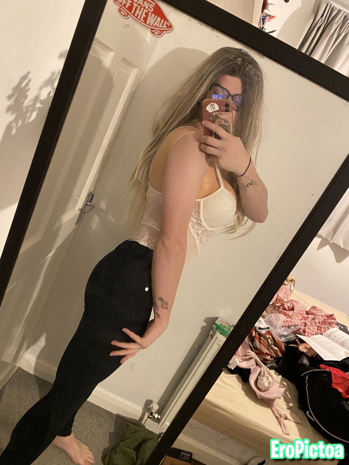 Discord - lottie.jb photo featuring Discord - Part 1