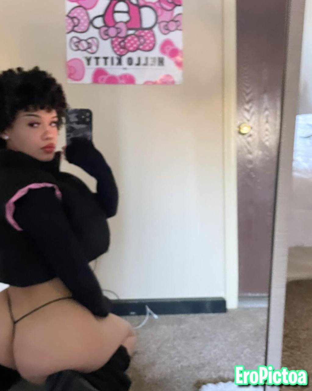 Short Thick Curly Haired Babe photo featuring giggle - Part 16