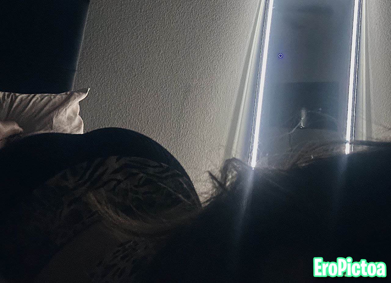 White Thick Roblox Whore photo featuring thick - Part 5