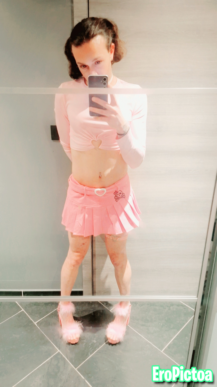 Ashlyi sissy slut photo featuring webslut